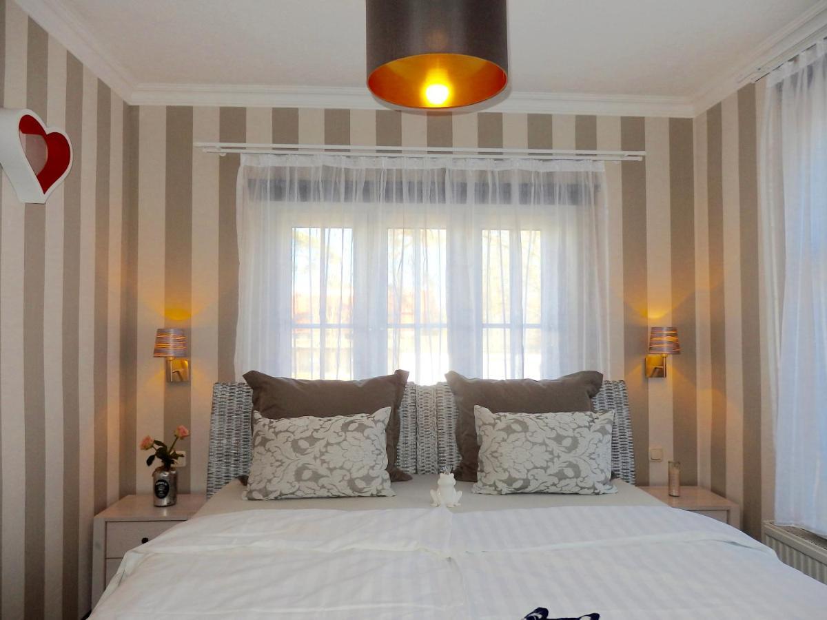 Strandhotel Villa Louisa & Appartementhaeuser Villa Josephine Und Villa Christine Juliusruh Bagian luar foto
