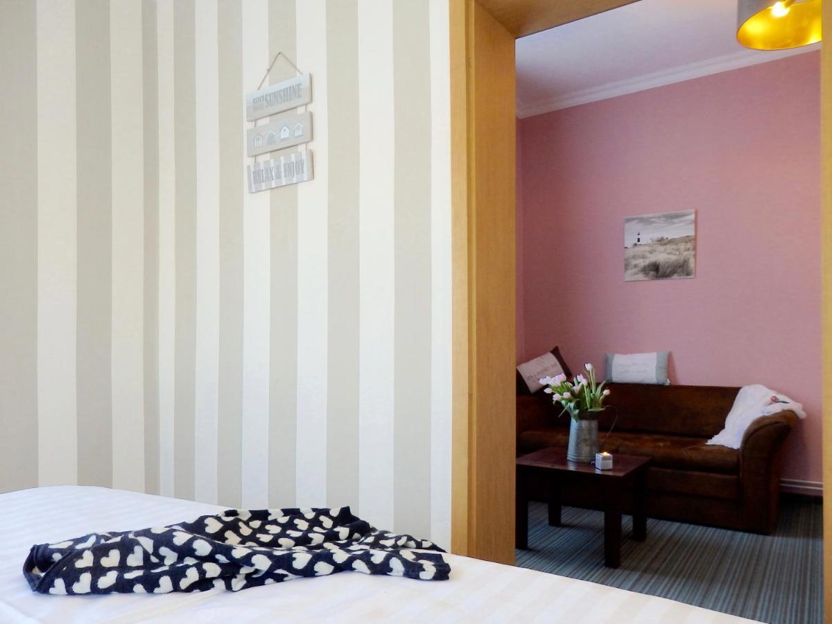 Strandhotel Villa Louisa & Appartementhaeuser Villa Josephine Und Villa Christine Juliusruh Bagian luar foto