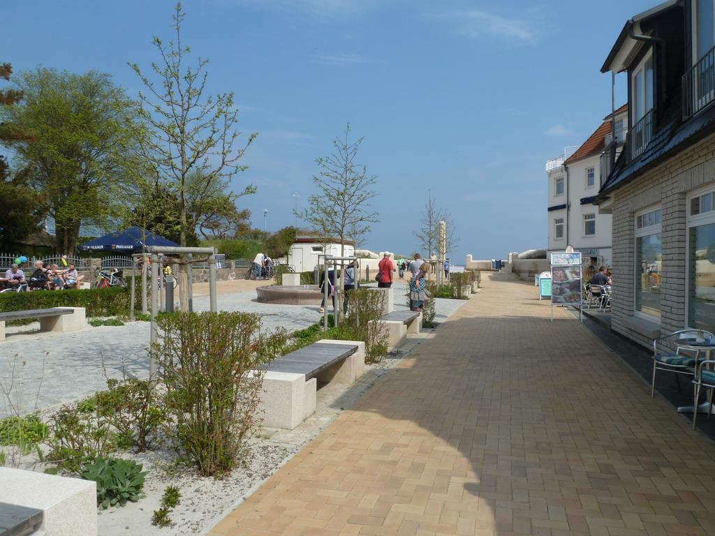 Strandhotel Villa Louisa & Appartementhaeuser Villa Josephine Und Villa Christine Juliusruh Ruang foto